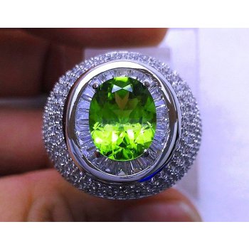 BATU PERMATA NATURAL PERIDOT ISTIMEWA  batu permata