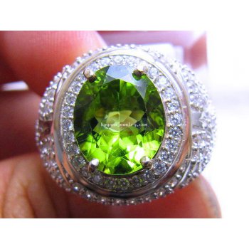 BATU PERMATA SPARKLING PERIDOT .  batu permata