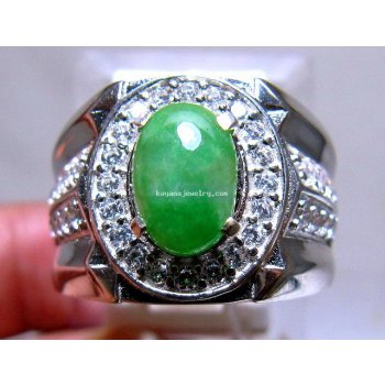 CINCIN BATU GIOK grade-A  . batu permata