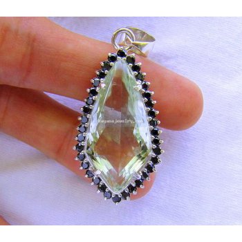LIONTIN SPARKLING GREEN QUARTZ  batu permata