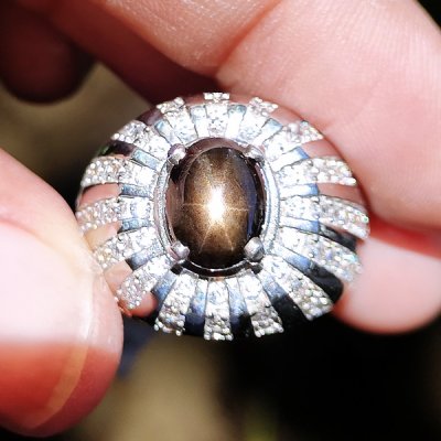 UNHEATED BLACK STAR SAPPHIRE CERTIFIED  batu permata